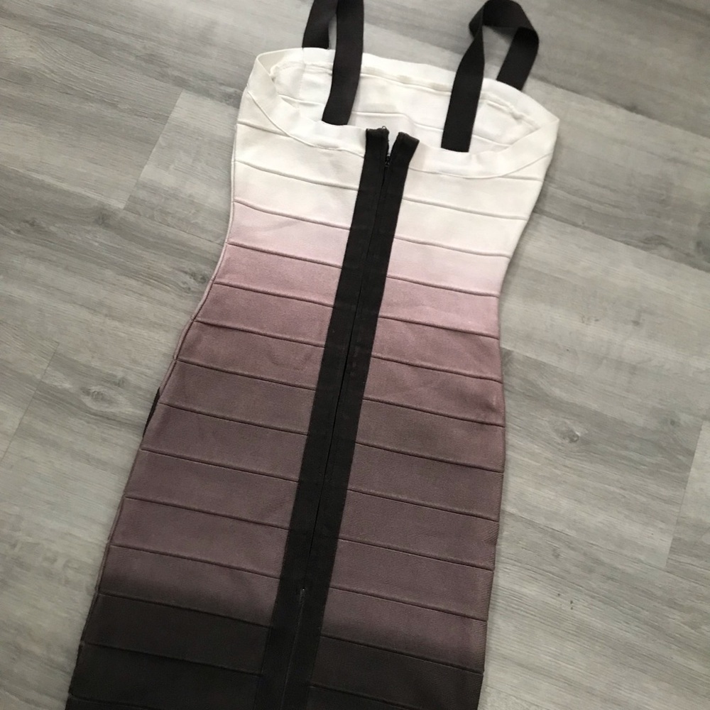 Dress 👗💜 - Picture 3 of 3